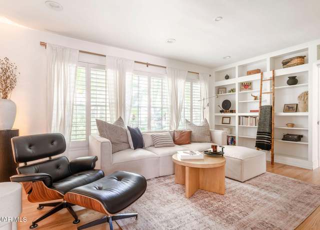 Property at 1524 Yale St #2, Santa Monica, CA 90404, 2 beds, 1 bath