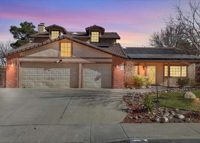 Property at 42212 Woodstone Ln, Quartz Hill, CA 93536, 5 beds, 3 baths