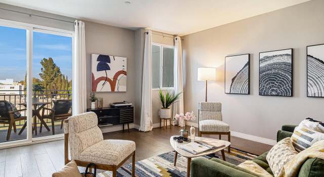Photo of 5818 Whitsett Ave Ph 2, Valley Village, CA 91607