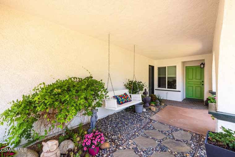 Photo of 30428 Sandtrap Dr Agoura Hills, CA 91301