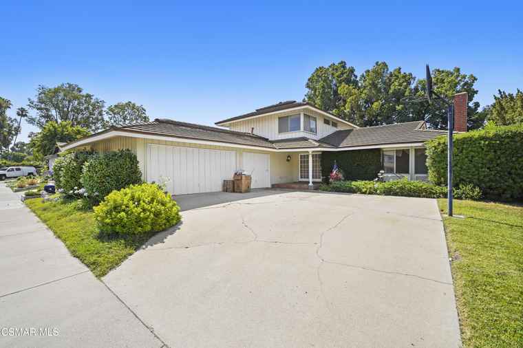 Photo of 31916 Foxmoor Ct Westlake Village, CA 91361