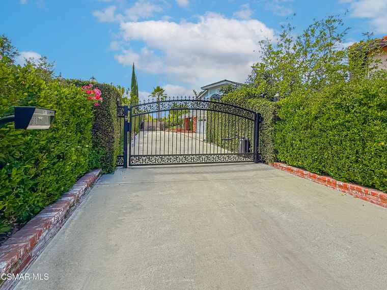 Photo of 2848 Bayham Cir Thousand Oaks, CA 91362
