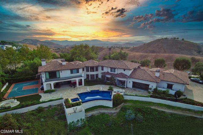 Take the elevator to a rooftop hot tub at this $12.5M