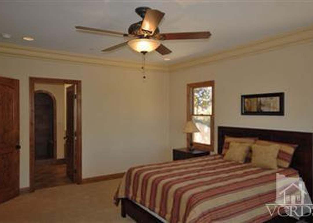 396 Manzanita Ave, Ventura, CA 93001