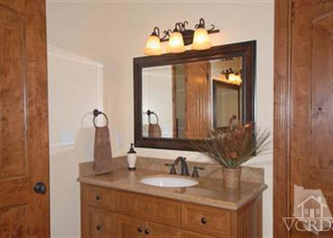 396 Manzanita Ave, Ventura, CA 93001