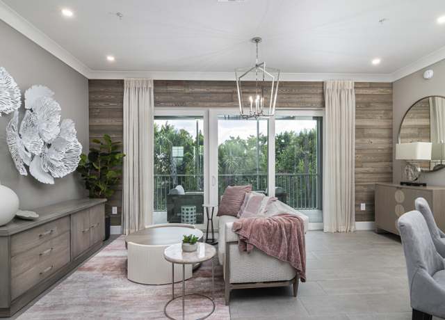 Property at 298 Indies Dr E #202, Naples, FL 34114, 3 beds, 2 baths