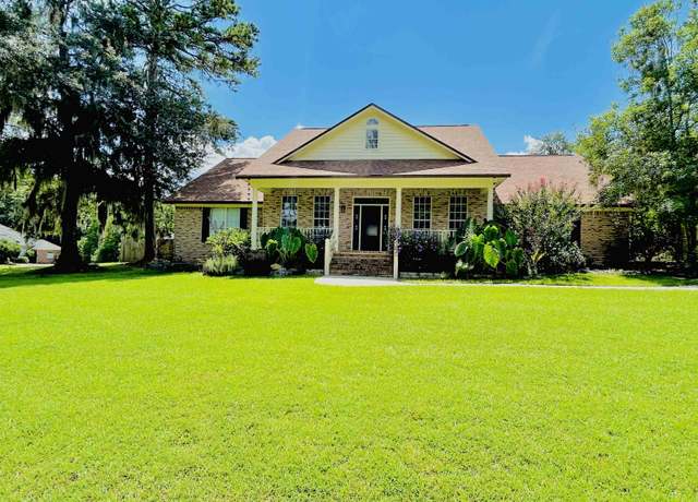 Property at 150 Meadow Ridge Dr, Tallahassee, FL 32312, 4 beds, 3 baths