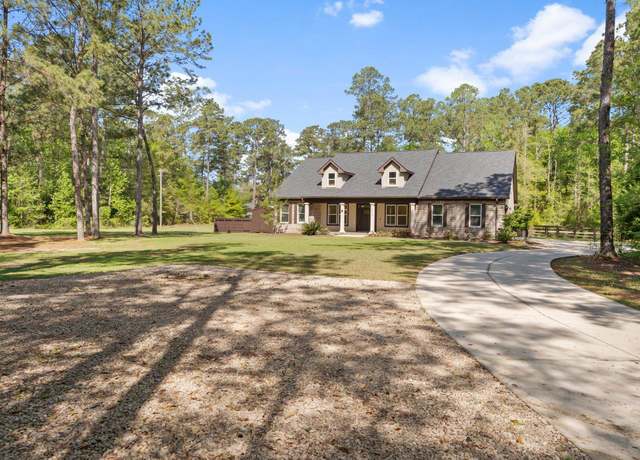Property at 8140 Viburnum Ct, Tallahassee, FL 32312, 5 beds, 4 baths