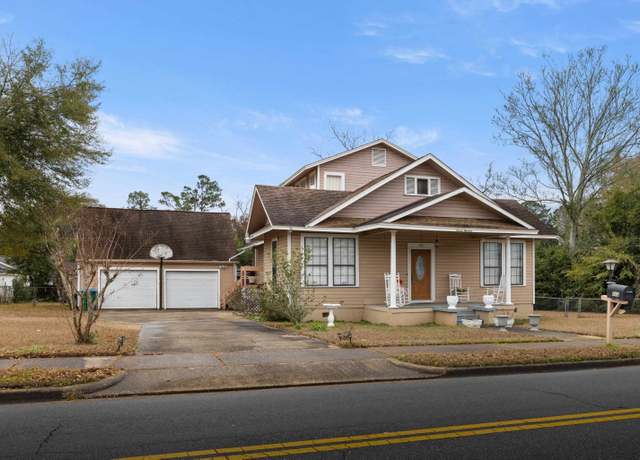 Property at 713 W King St, Quincy, FL 32351, 5 beds, 3.5 baths