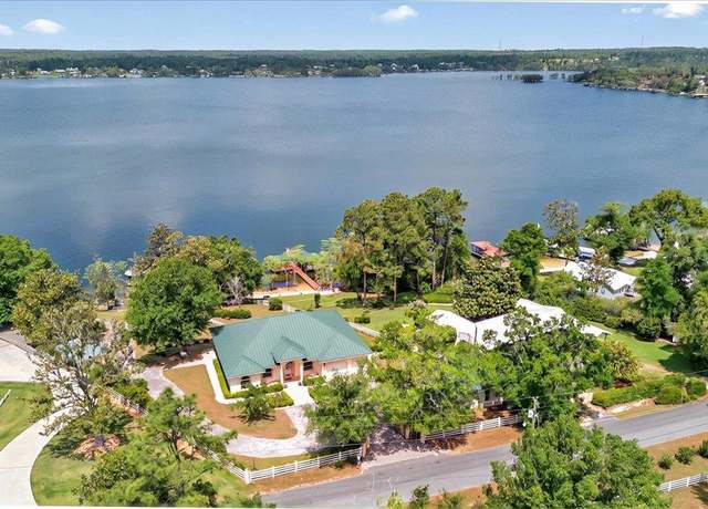 Property at 333 Compass Lake Dr, Alford, FL 32420, 3 beds, 2.5 baths