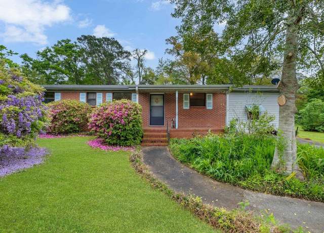 Property at 1927 Grimes Ln, Tallahassee, FL 32303, 2 beds, 2 baths