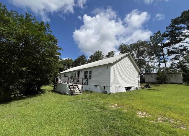 Property at 195 E Meadow Rd, Monticello, FL 32344, 3 beds, 2 baths