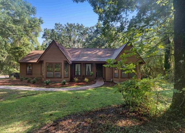 Property at 814 Maderia Cir, Tallahassee, FL 32312, 3 beds, 2.5 baths