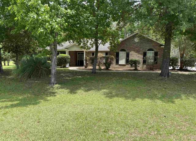 Property at 106 Parkside Cir, Crawfordville, FL 32327, 4 beds, 3 baths
