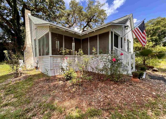 Property at 1532 Country Ln, Tallahassee, FL 32304, 3 beds, 1 bath