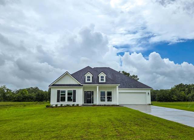 Property at 418 Golden Loop, Crawfordville, FL 32327, 5 beds, 3 baths
