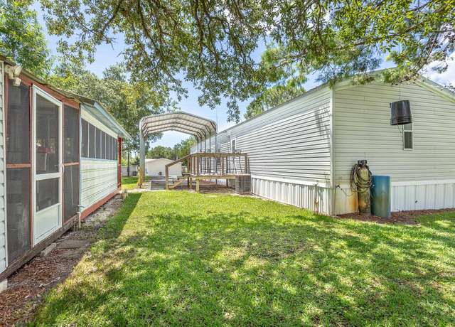 Property at 2183 Oak St, Carrabelle, FL 32322, 3 beds, 2 baths