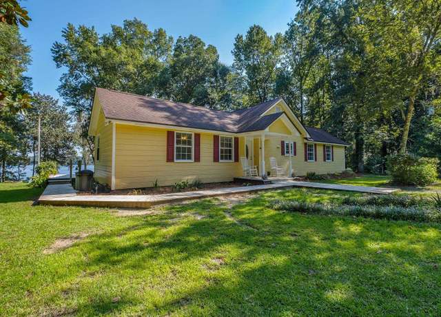 Property at 19722 N By Northwest Rd, Tallahassee, FL 32310, 2 beds, 2 baths