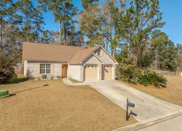 Property at 8255 Charrington Forest Blvd, Tallahassee, FL 32312, 4 beds, 2.5 baths