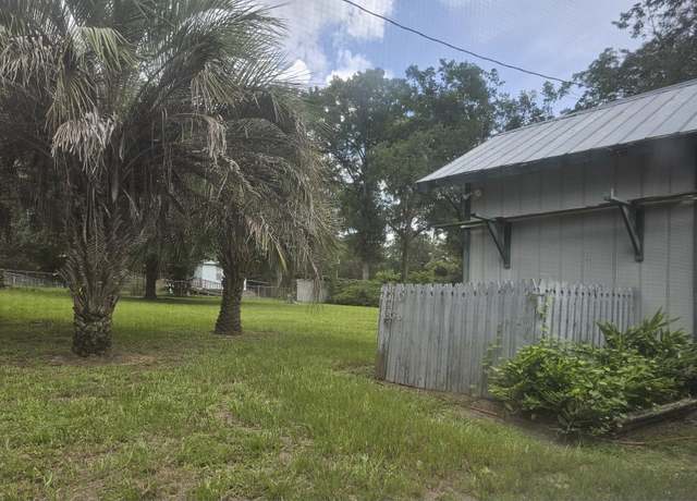Property at 235 Ocklawaha Cir, Quincy, FL 32351, 3 beds, 2 baths