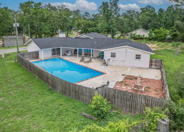 Property at 27 Hickory Ave, Crawfordville, FL 32327, 4 beds, 2.5 baths