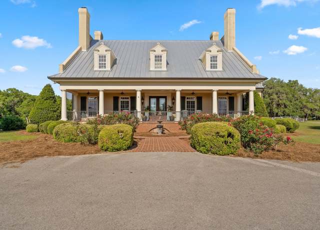 Property at 9525 Woodland Hills Way, Tallahassee, FL 32309, 4 beds, 4.5 baths