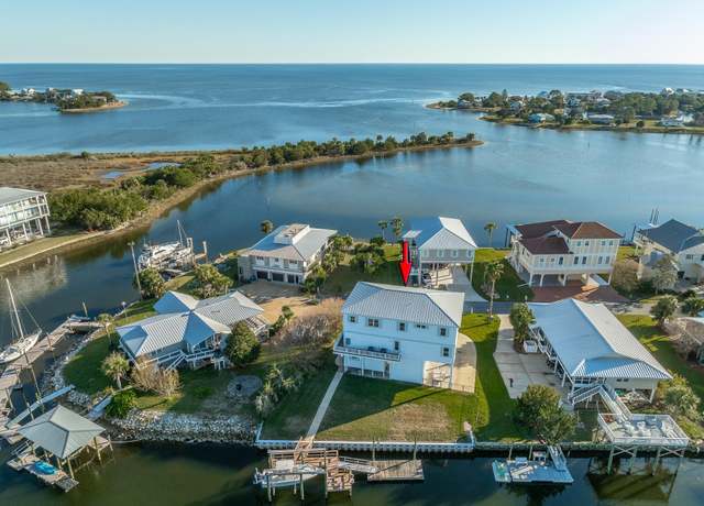 Property at 150 Royster Dr, Crawfordville, FL 32327, 4 beds, 3 baths