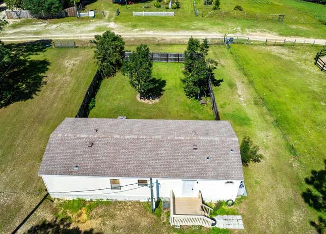 Property at 136 Cricket Ln, Quincy, FL 32351, 3 beds, 2 baths