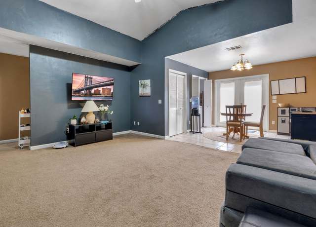 Property at 2909 Oakwood Dr, Tallahassee, FL 32304, 3 beds, 2 baths
