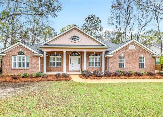 Property at 6733 Spicewood Ln, Tallahassee, FL 32312, 4 beds, 3 baths