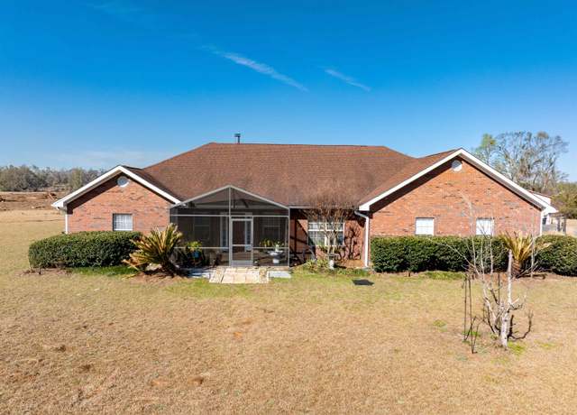 Property at 1049 NE Macedonia Church Rd, Lee, FL 32059, 3 beds, 2 baths