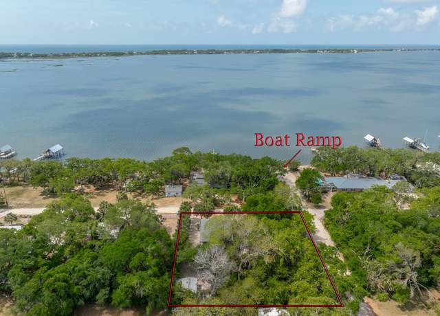 Property at 627 Mariner Cir, Alligator Point, FL, 2 beds, 2 baths