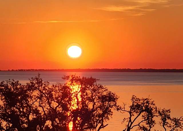 Property at 801 SE Avenue F, Carrabelle, FL 32322, 4 beds, 3.5 baths