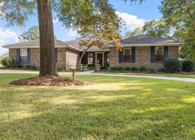 Property at 4033 Kilmartin Dr, Tallahassee, FL 32309, 4 beds, 2.5 baths