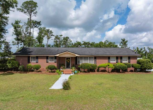 Property at 304 SE Sullivan Ave, Madison, FL 32340, 4 beds, 2 baths