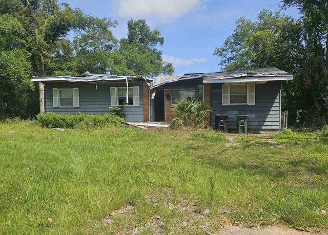 Property at 2216 Berkshire Dr, Tallahassee, FL 32304, 3 beds, 1 bath