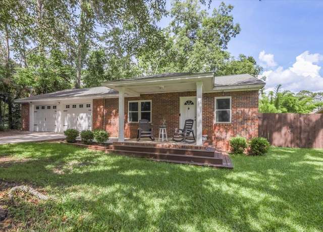 Property at 1529 Live Oak Dr, Tallahassee, FL 32301, 3 beds, 2 baths