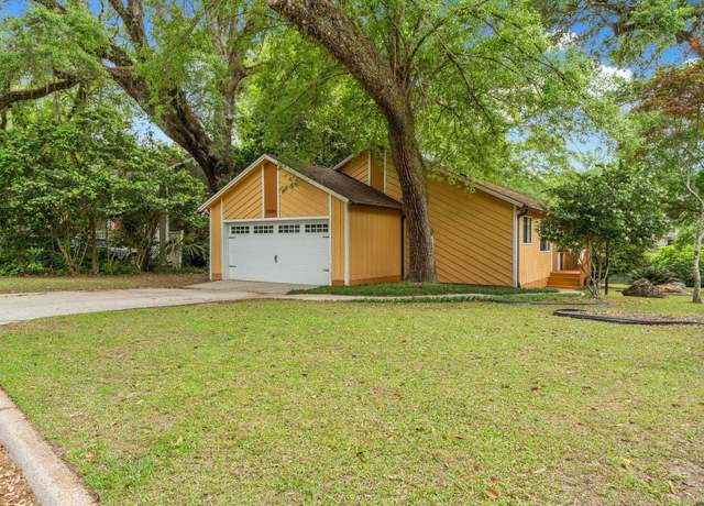 Property at 3006 Bay Shore Dr, Tallahassee, FL 32309, 2 beds, 2 baths