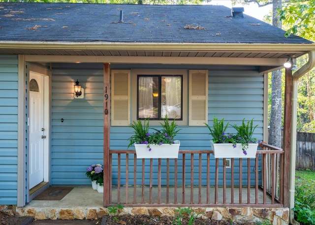 Property at 1910 Hidden Vly, Tallahassee, FL 32308, 2 beds, 2 baths
