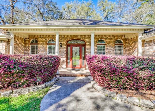 Property at 4543 Hedgewood Dr, Tallahassee, FL 32309, 4 beds, 2.5 baths