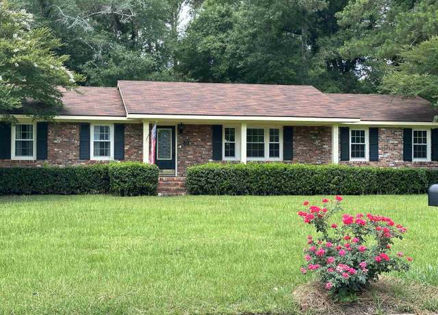Property at 1014 Morningside Dr, Bainbridge, GA, 3 beds, 2.5 baths