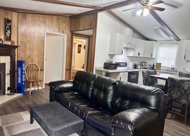 Property at 3273 Connie Dr, Tallahassee, FL 32311, 3 beds, 2 baths