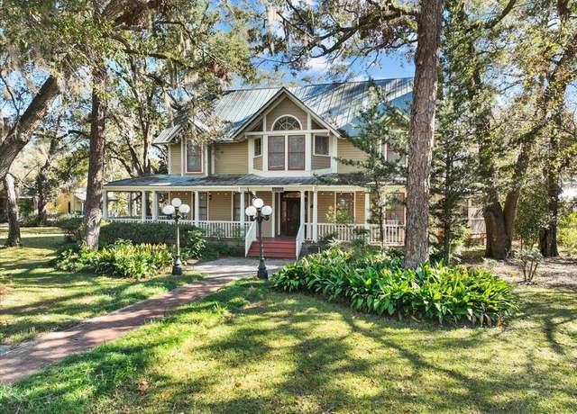 Property at 233 NE Maggie Cir, Steinhatchee, FL 32359, 6 beds, 6 baths