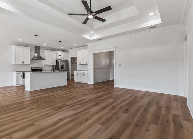 Property at 174 Shelby Dr, Crawfordville, FL 32327, 3 beds, 2 baths
