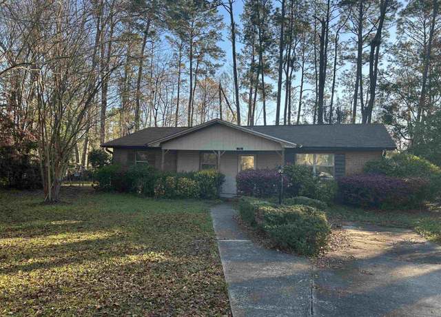 Property at 76 Victoria Ave, Havana, FL, 3 beds, 1.5 baths