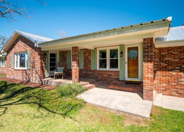 Property at 6753 E Us Hwy 90, Lee, FL 32059, 3 beds, 2.5 baths