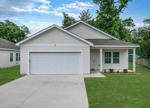 Property at 13 Cochise St, Crawfordville, FL 32327, 3 beds, 2.5 baths