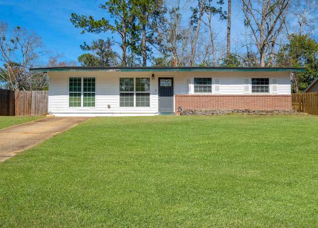 Property at 2214 Oxford Rd, Tallahassee, FL 32304, 4 beds, 3 baths