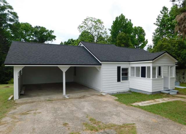 Property at 118 N Virginia St, Quincy, FL 32351, 3 beds, 1 bath