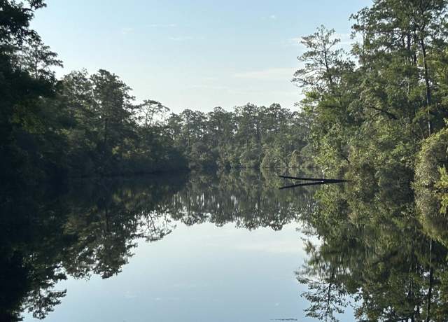 Property at 11 Green Rd, Sopchoppy, FL 32358, 3 beds, 2 baths